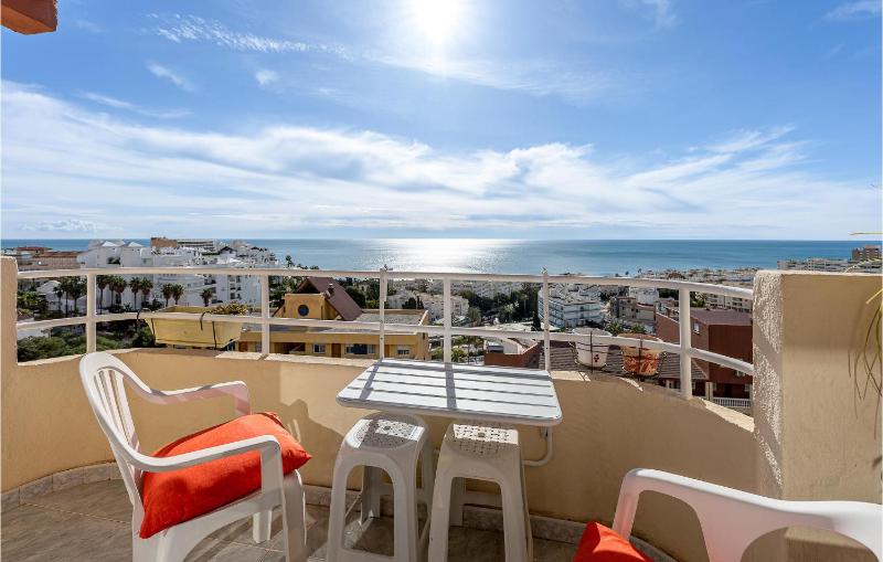 Beach Front Apartment In Torremolinos - image 24