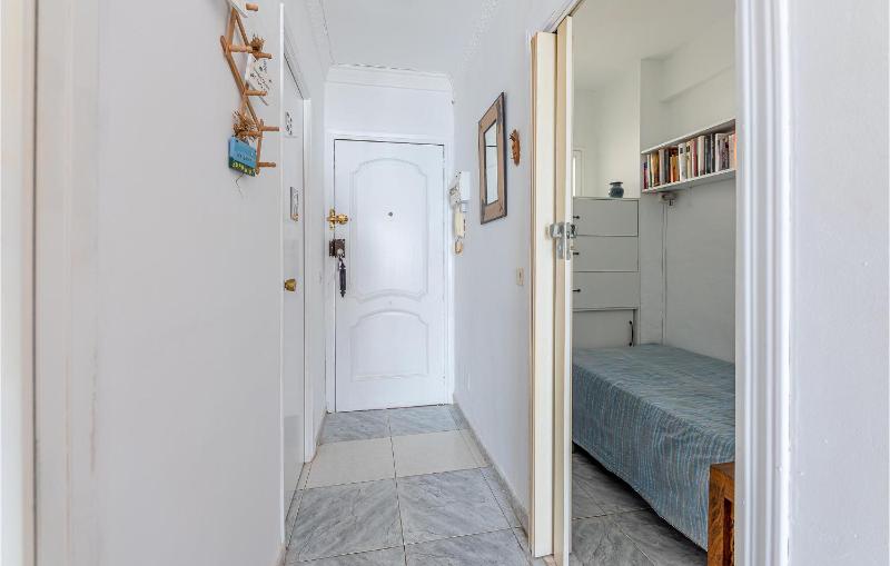 Beach Front Apartment In Torremolinos - image 11