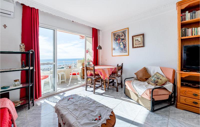 Beach Front Apartment In Torremolinos - image 16