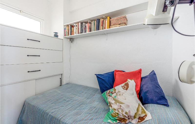 Beach Front Apartment In Torremolinos - image 13