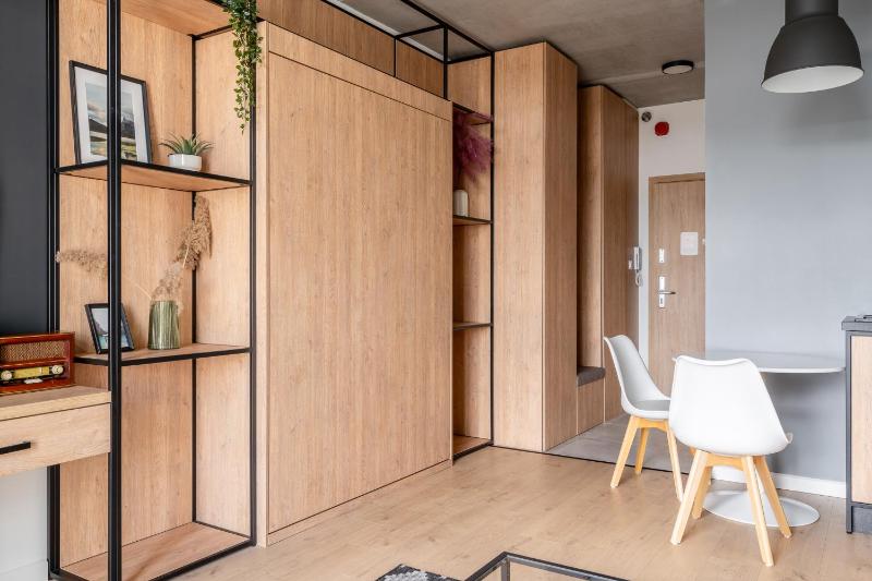 Studio with Balcony image 4