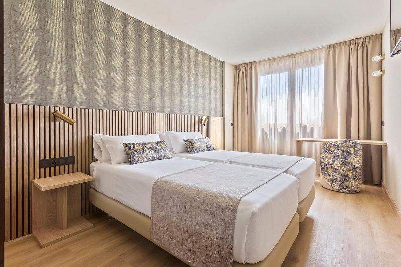 Superior Double Room image 1