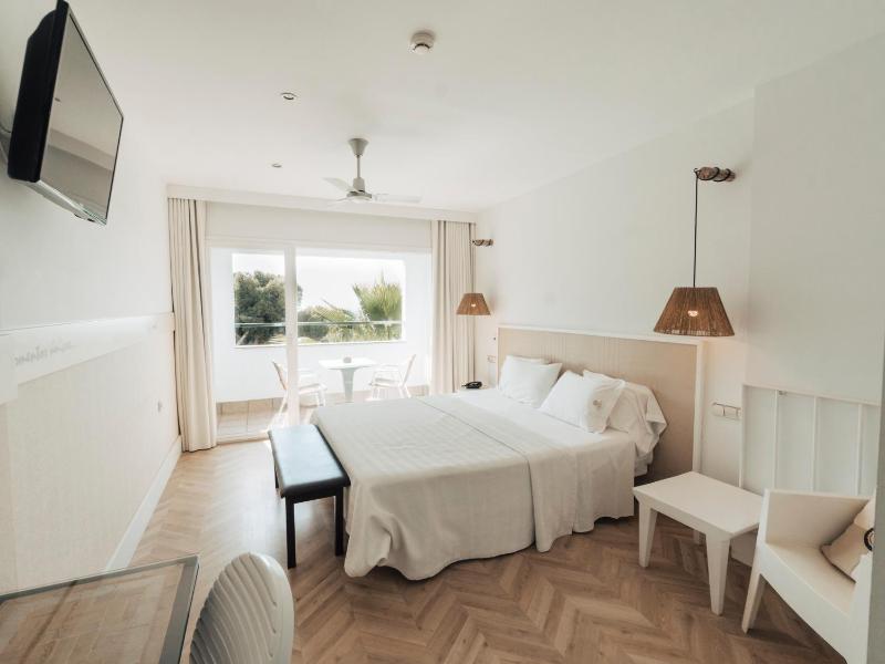 Twin Room image 1