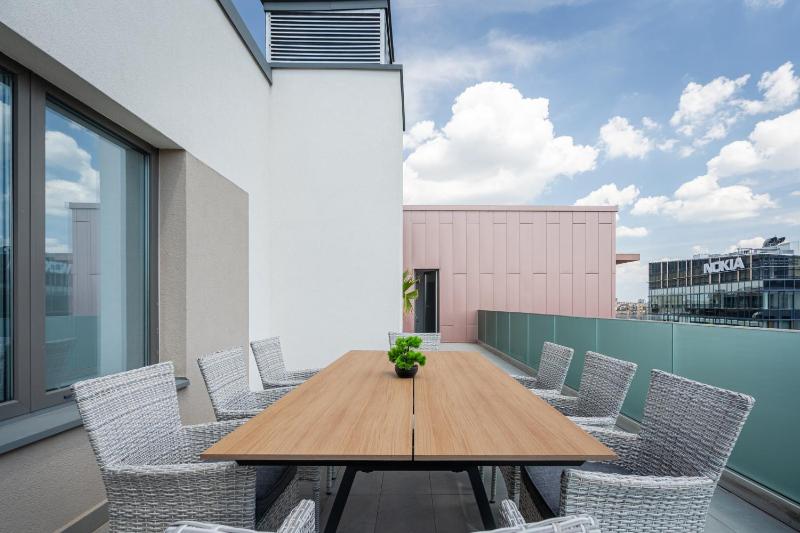 Corvin 5 Stars Luxury Apartment with Free Parking - image 9