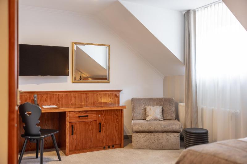 Double Room - High Floor image 4