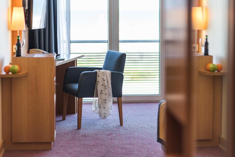 Double Room with Sea View image 3