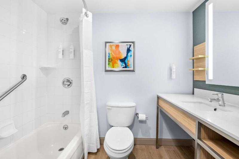 King Room image 2