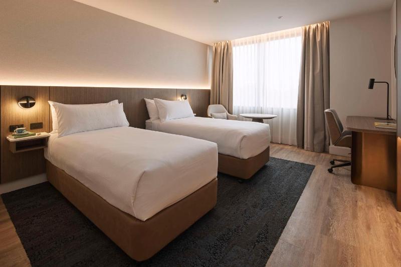 Twin Room image 1