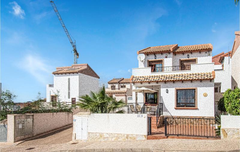 Awesome Home In Orihuela Costa With Swimming Pool - image 13