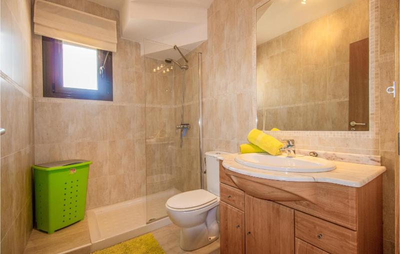 Awesome Home In Orihuela Costa With Swimming Pool - image 4