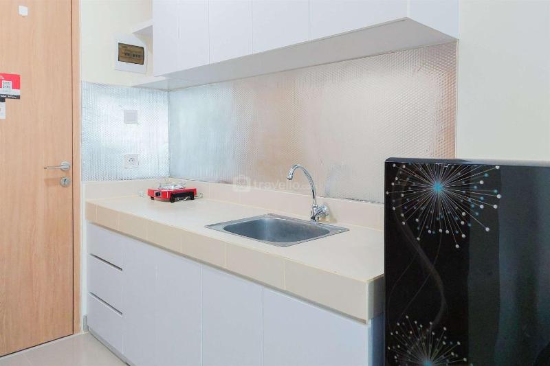 Good Deal and Homey Studio Apartment at B Residence By Travelio - image 11