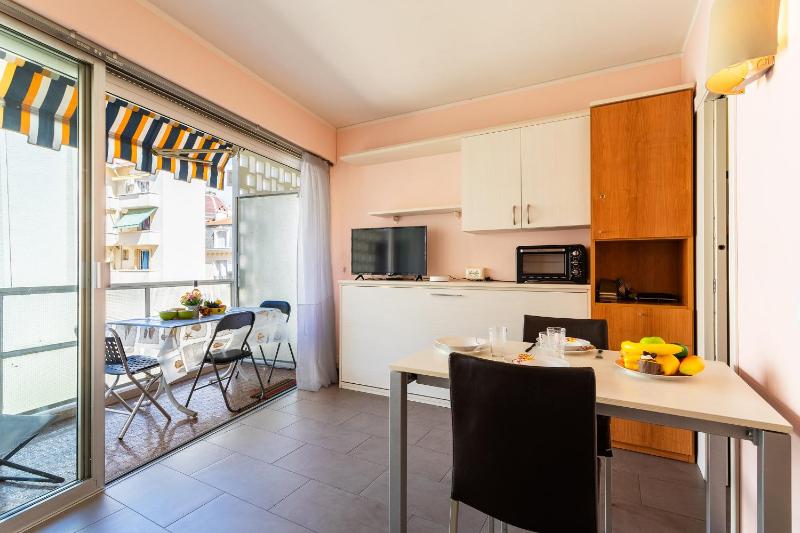 Royal Luxembourg AP4397 By Riviera Holiday Homes - image 8