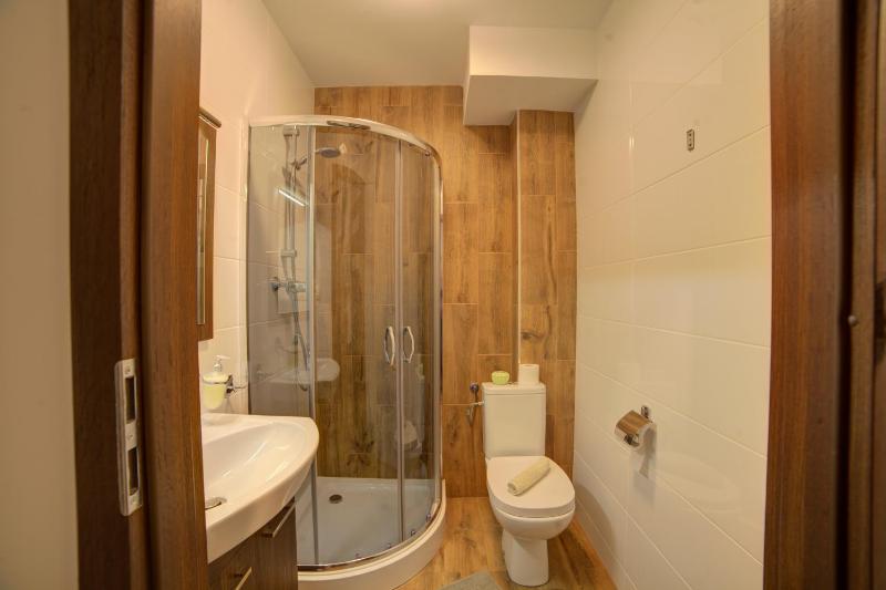 Triple Room with Private Bathroom image 2