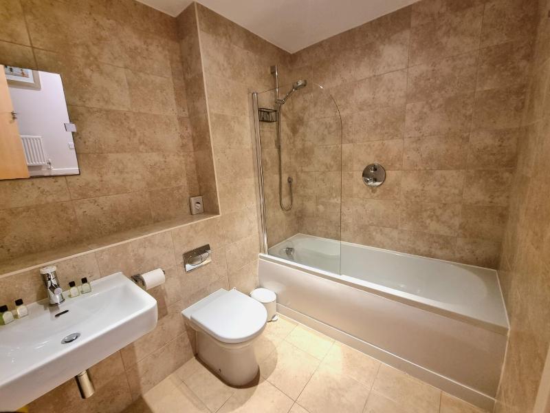 Beach House Two Bedroom Apartment with Rear View (Dog Friendly) image 2