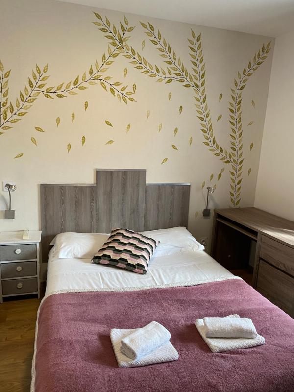 Standard Double Room image 1