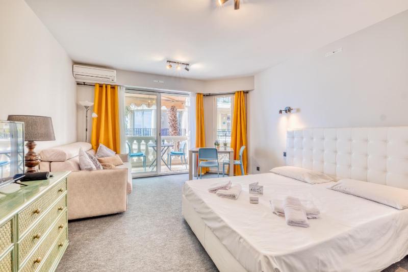 Victoria Beach Apartments - image 26