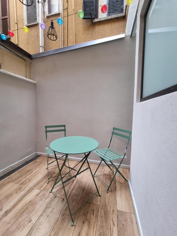 Two-Bedroom Superior Apartment Separate Building image 4