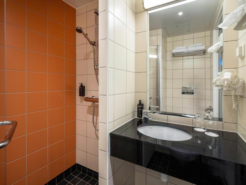 Standard Double or Twin Room image 1