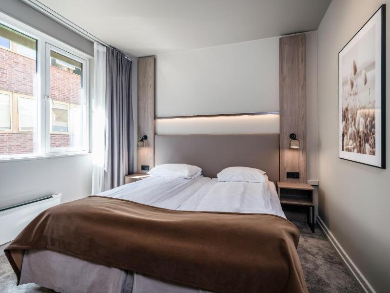 Standard Double or Twin Room image 4