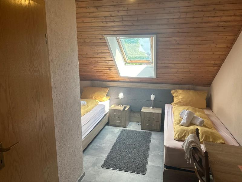 Budget Twin Room image 3