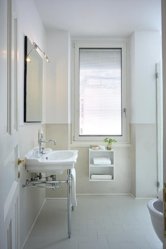 Classic Single Room image 3