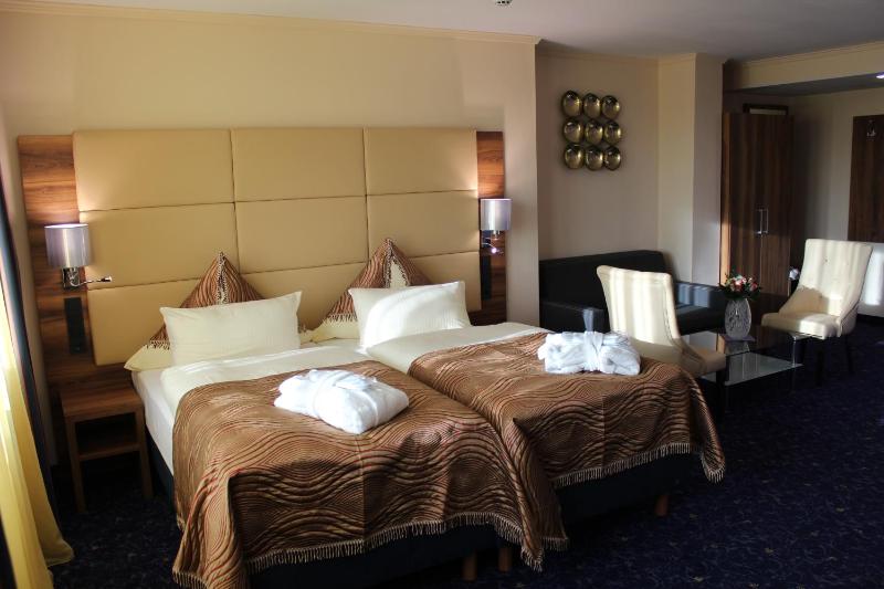Grand Hotel Empire - image 7