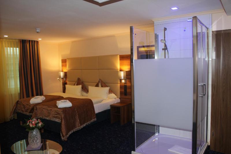 Grand Hotel Empire - image 14