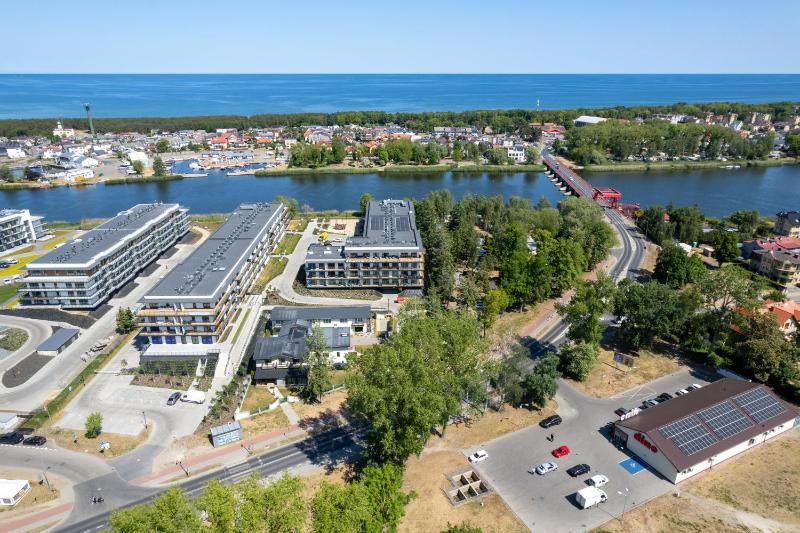 Stela Water Side Apartment - Swimming Pool & Sauna by Renters Prestige - image 9