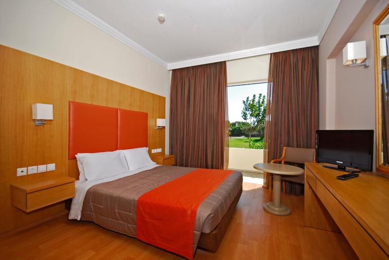 Family Comfort Two-Bedroom Room (2 Adults + 2 Children) image 1