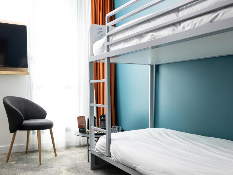 Superior Suite with Double Bed and Sofa Bed image 3