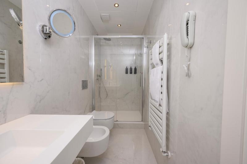 Double or Twin Room with Sea View image 1
