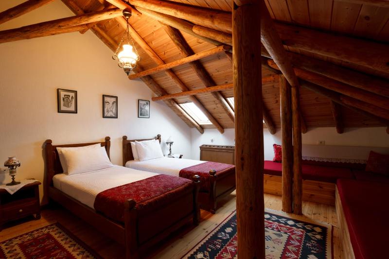 Deluxe Twin Room image 1