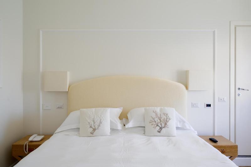 Double or Twin Room with Sea View image 4