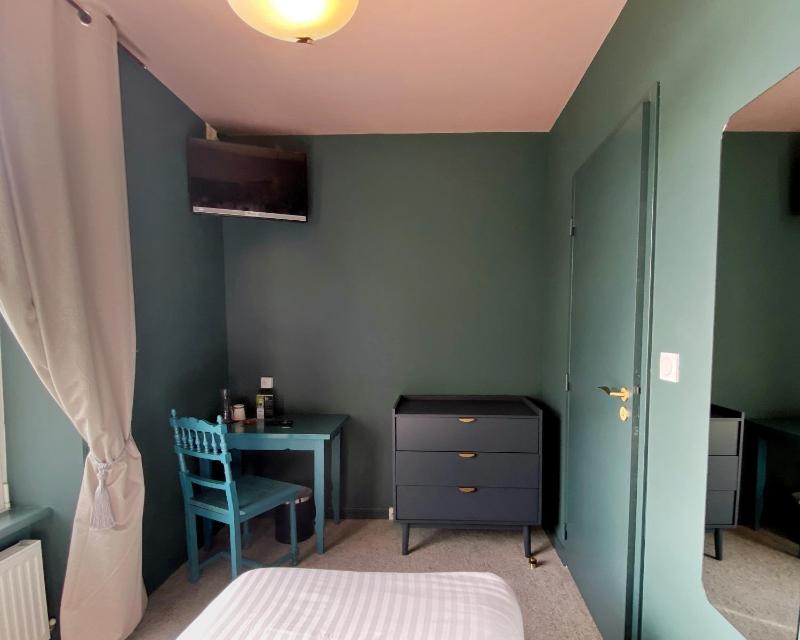 Single Room image 4