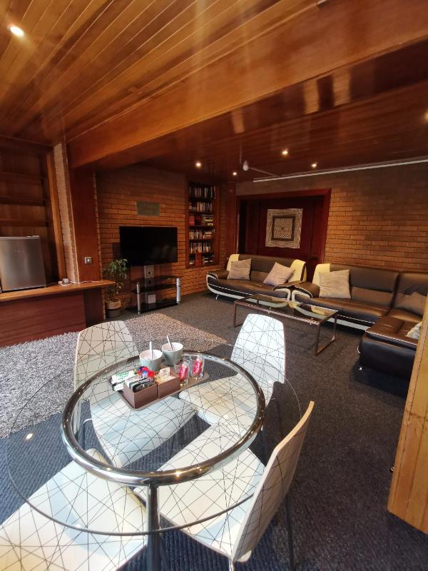 The Elmsleigh Suite at Claremont Hotel - image 13