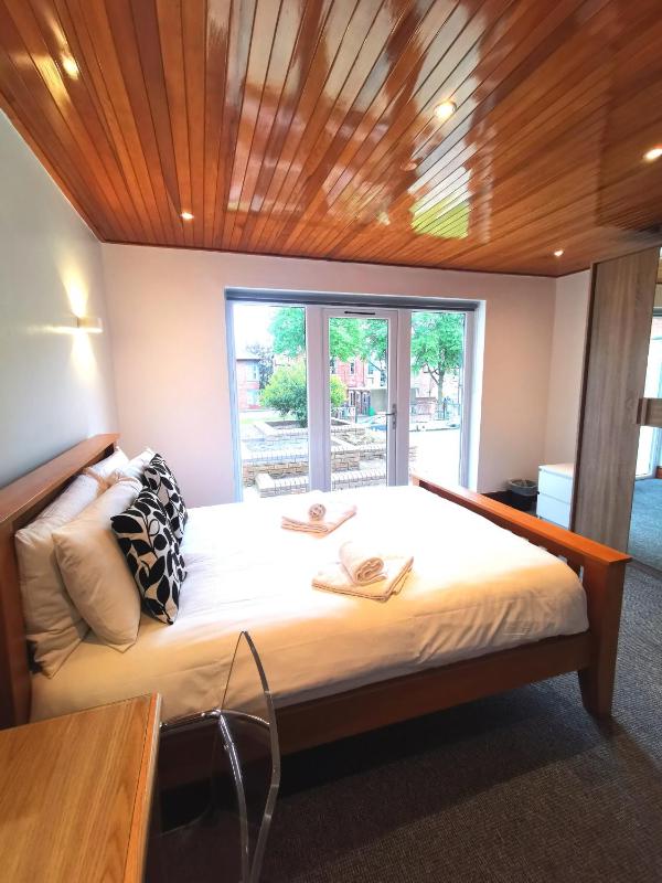 The Elmsleigh Suite at Claremont Hotel - image 19