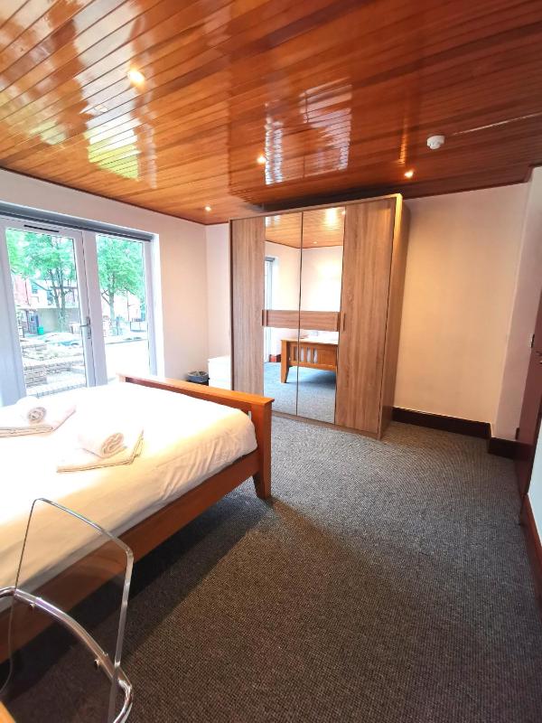 The Elmsleigh Suite at Claremont Hotel - image 21