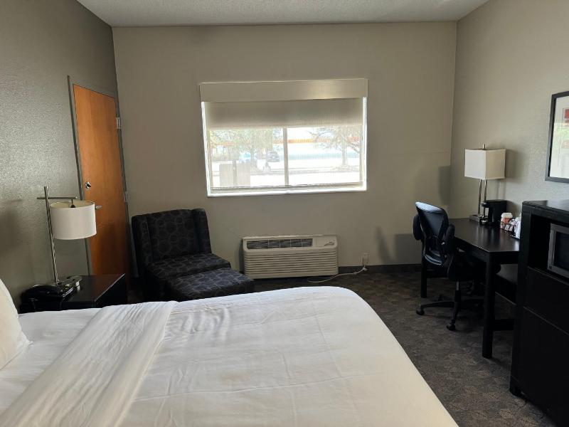 King Room - Disability Access - Non-Smoking image 2