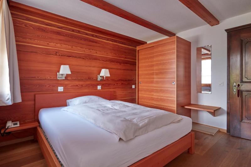 Deluxe Single Room with Balcony image 2