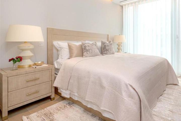 Hyde Park 2-Bedrooms Images