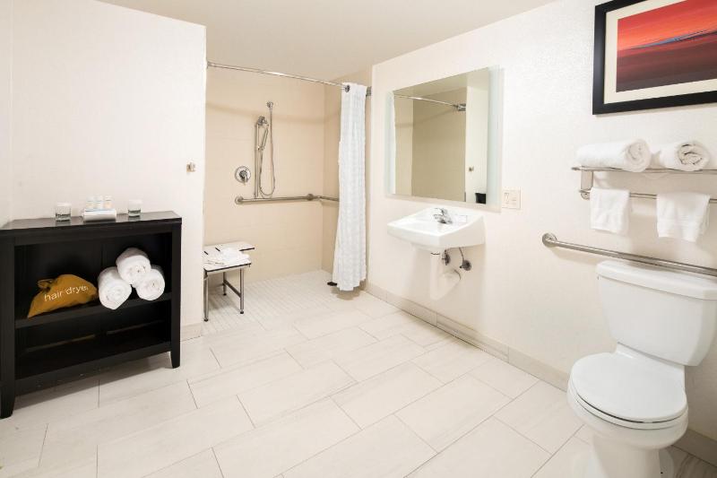 King Suite - Mobility Access/Non-Smoking image 2
