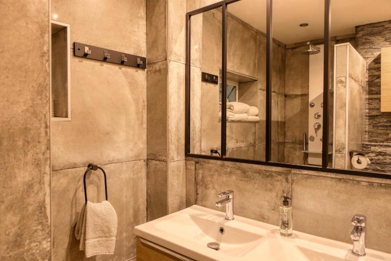 Superior Quadruple Room image 3