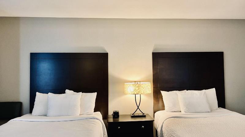 Deluxe Double Room with Two Double Beds image 3
