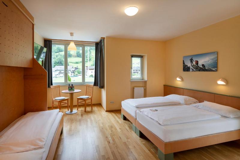 Quadruple Room image 3