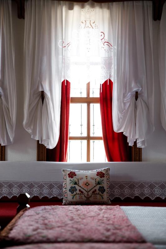 Deluxe Twin Room image 1