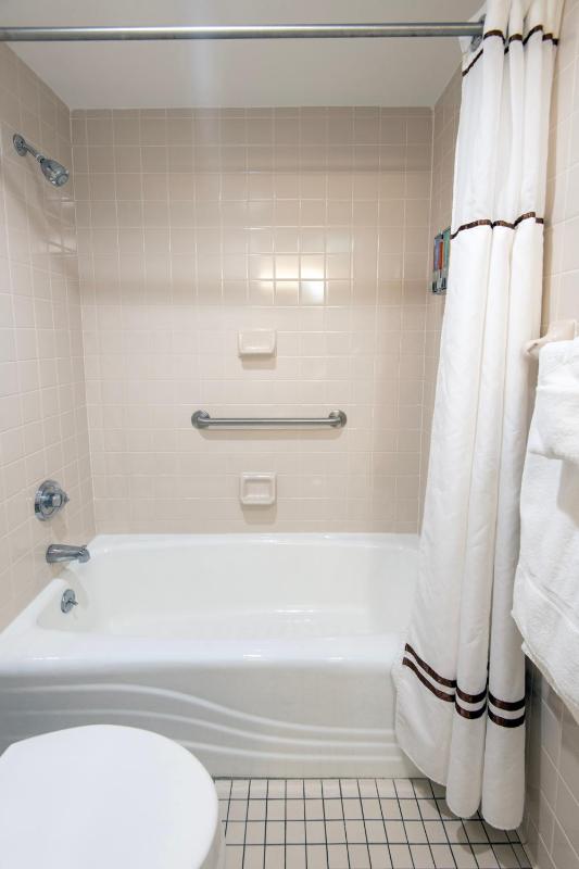 Double Room image 4
