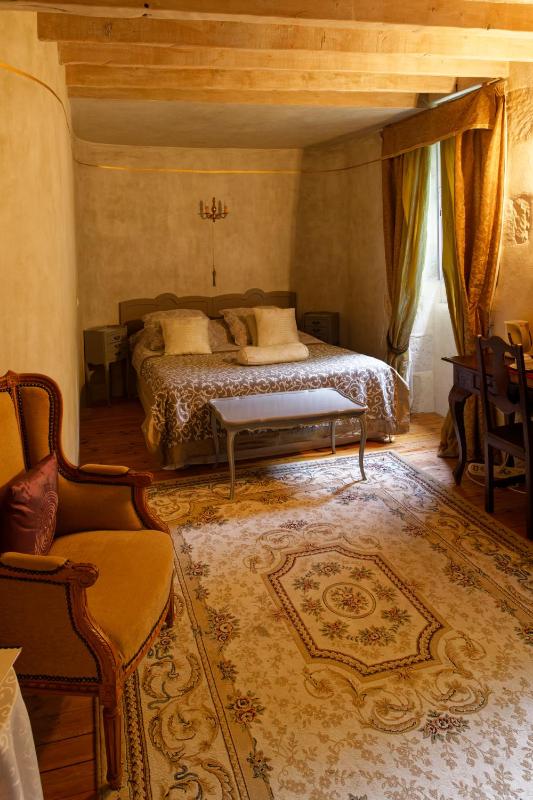 Large Double Room image 1