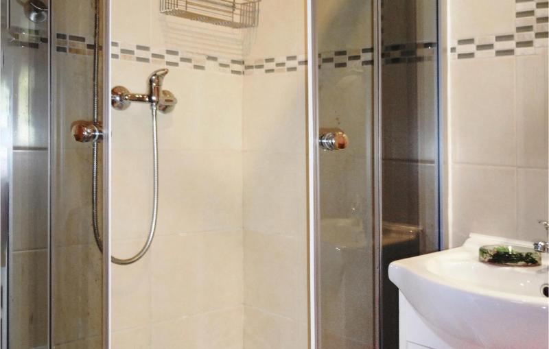 Three-Bedroom Holiday Home  image 4