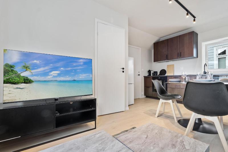 Luxury Suite in Charming Area - image 15