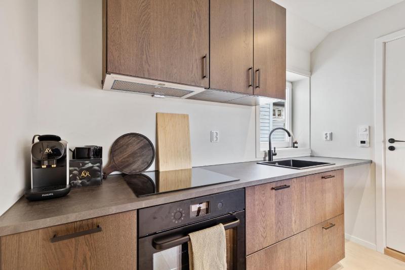 Luxury Suite in Charming Area - image 12
